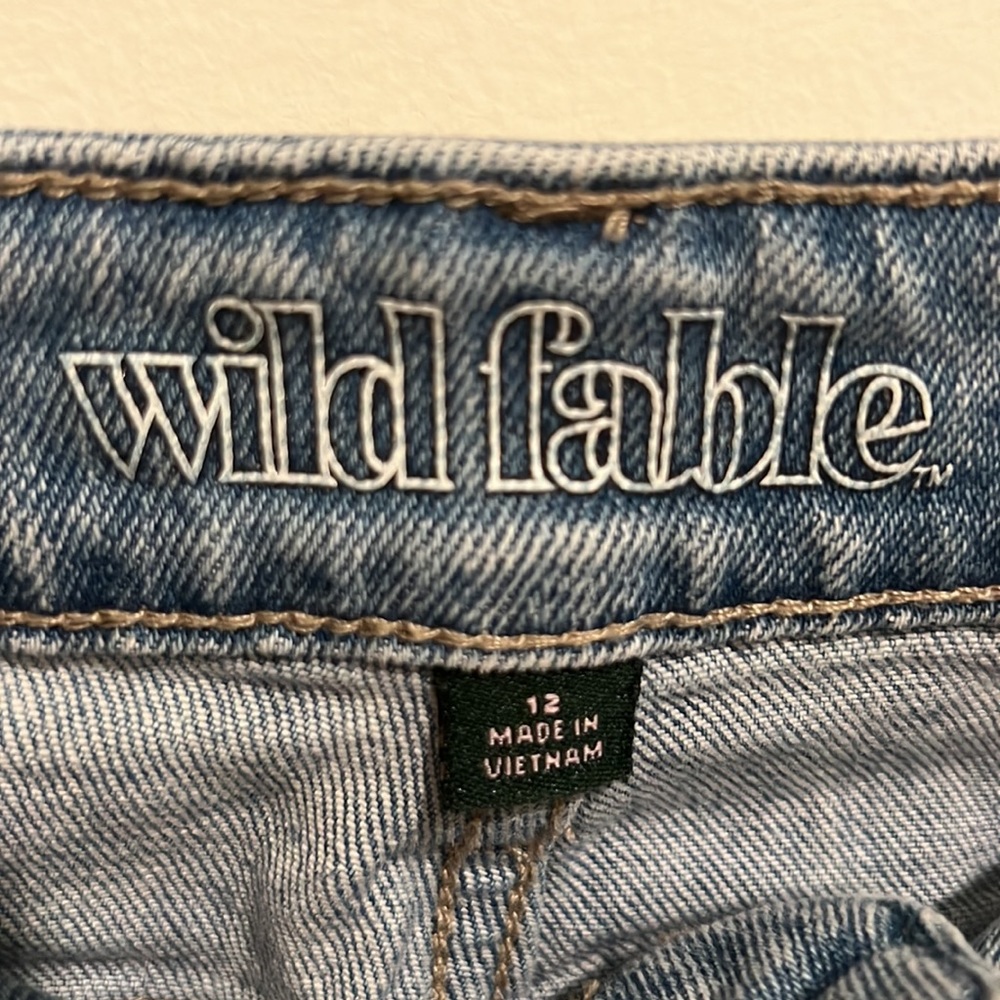 Wild Fable Distressed Denim Jeans Size 12 - Picture 3 of 3